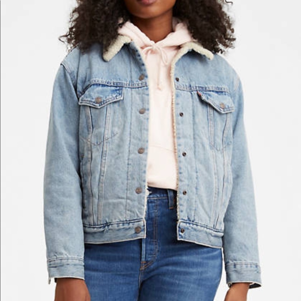 NEW - LEVI’S EX-BOYFRIEND SHERPA TRUCKER JACKET